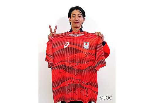 C 賞 ミラノ・コルティナ2026冬季オリンピック TEAM JAPAN メダリストサイン入りTシャツ《スキー／フリースタイル 男子デュアルモーグル 堀島 行真 選手》 1名様