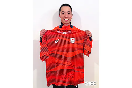 C 賞 ミラノ・コルティナ2026冬季オリンピック TEAM JAPAN メダリストサイン入りTシャツ《スキー／スノーボード 男子ビッグエア 木村 葵来 選手》 1名様