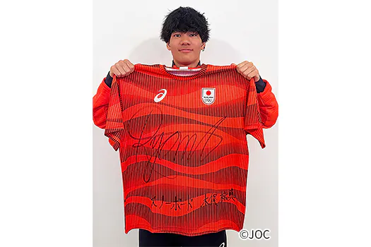 C 賞 ミラノ・コルティナ2026冬季オリンピック TEAM JAPAN メダリストサイン入りTシャツ《スキー／スノーボード 男子ビッグエア 木俣 椋真 選手》 1名様