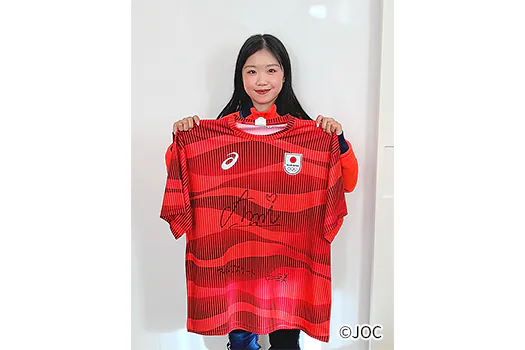 C 賞 ミラノ・コルティナ2026冬季オリンピック TEAM JAPAN メダリストサイン入りTシャツ《スケート／フィギュアスケート 女子シングル 中井 亜美 選手》 1名様